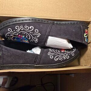TOMS Flats Women's Size 7 Dia De Los Muertos Skull Embroidered Black